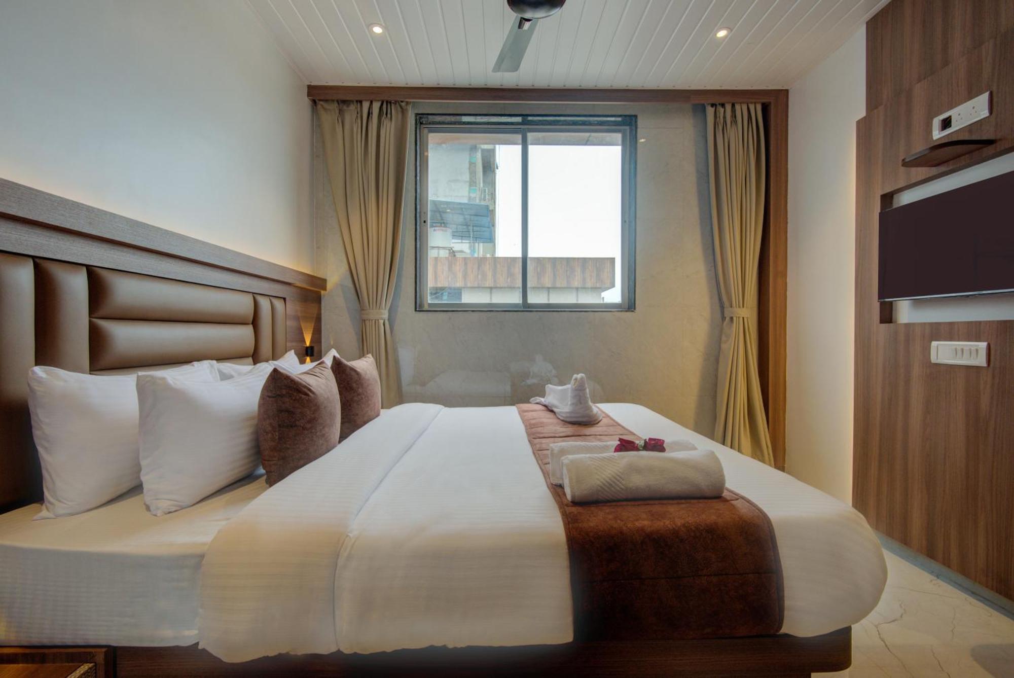 Hotel Galaxy Inn نافي مومباي المظهر الخارجي الصورة