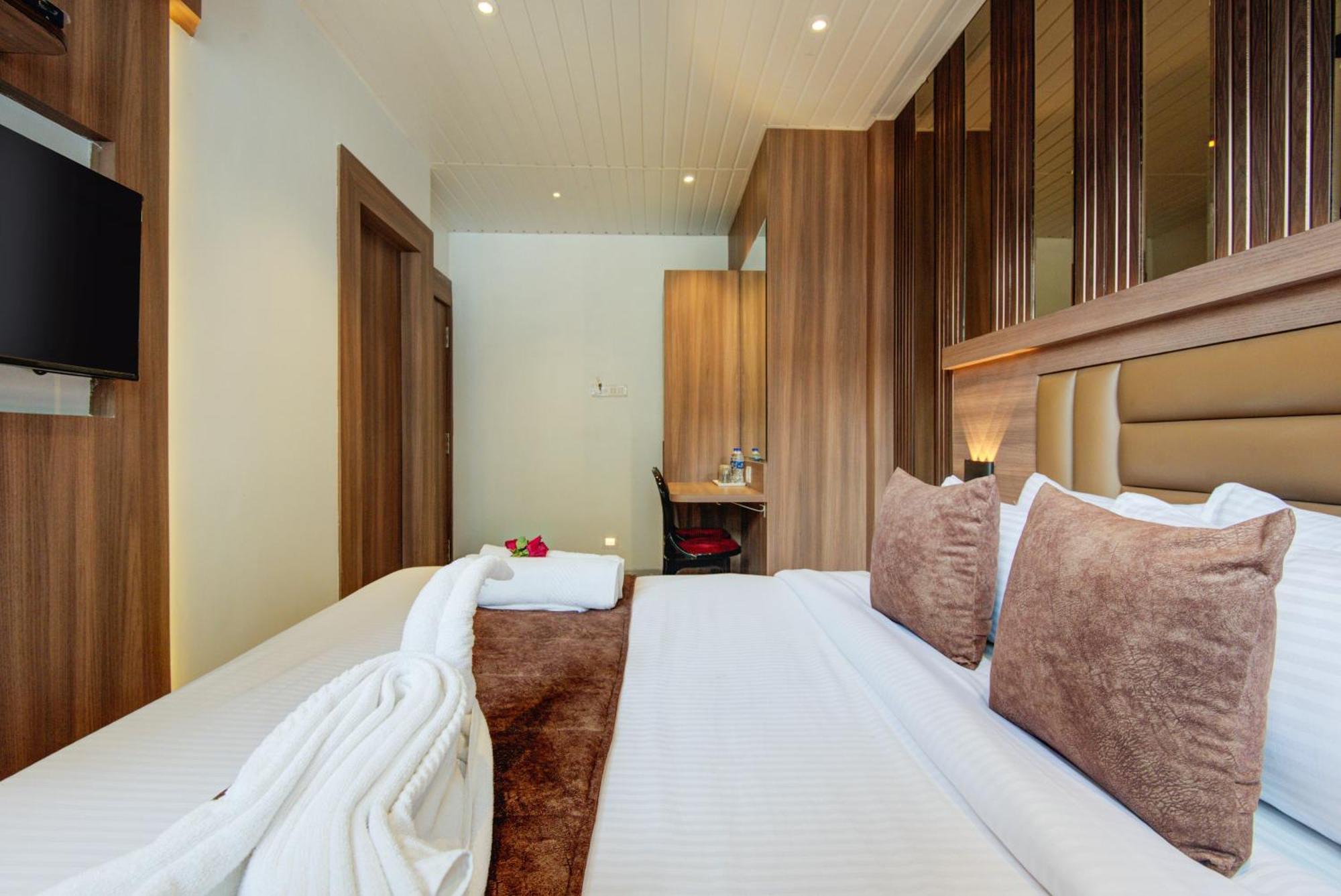 Hotel Galaxy Inn نافي مومباي المظهر الخارجي الصورة