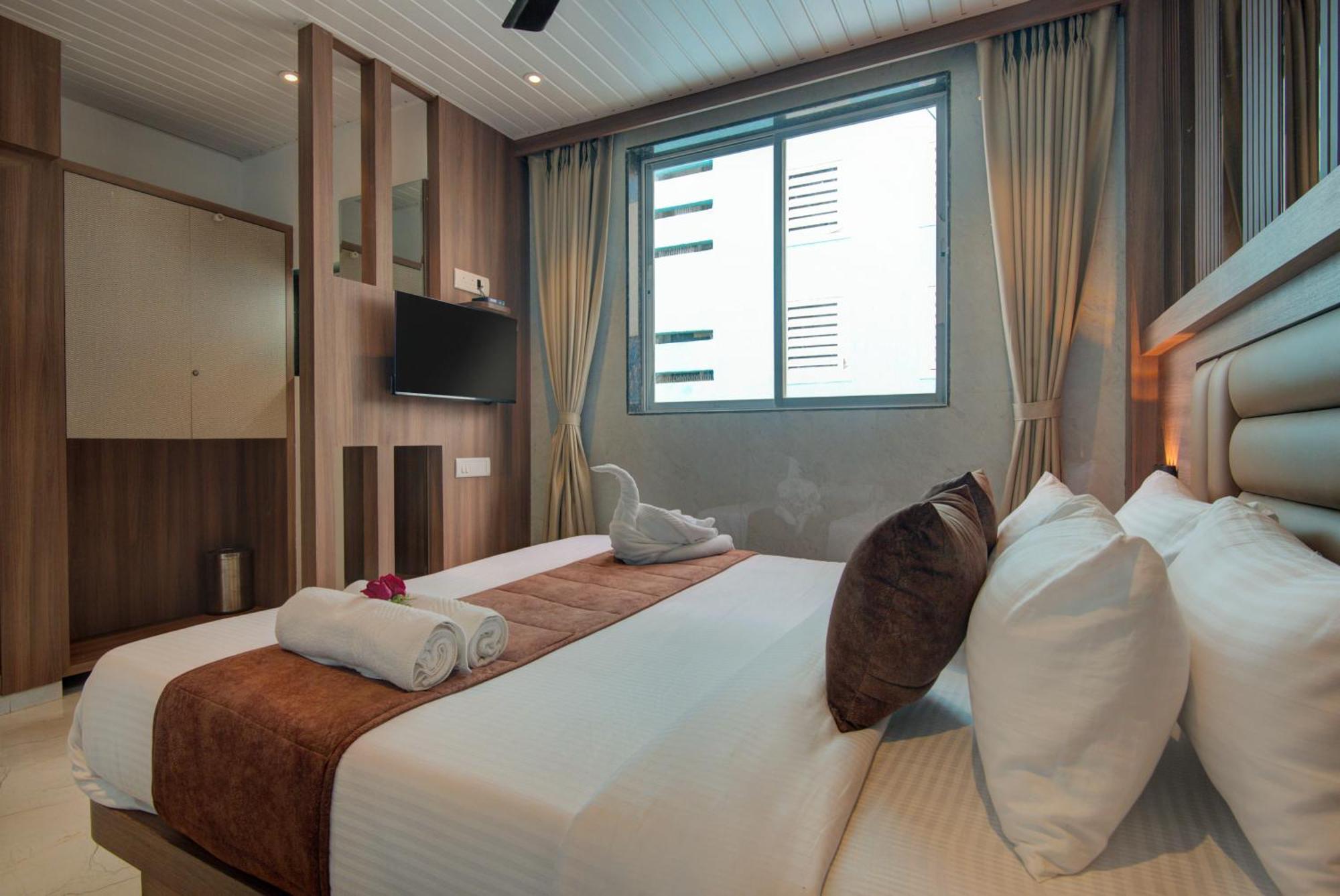 Hotel Galaxy Inn نافي مومباي المظهر الخارجي الصورة