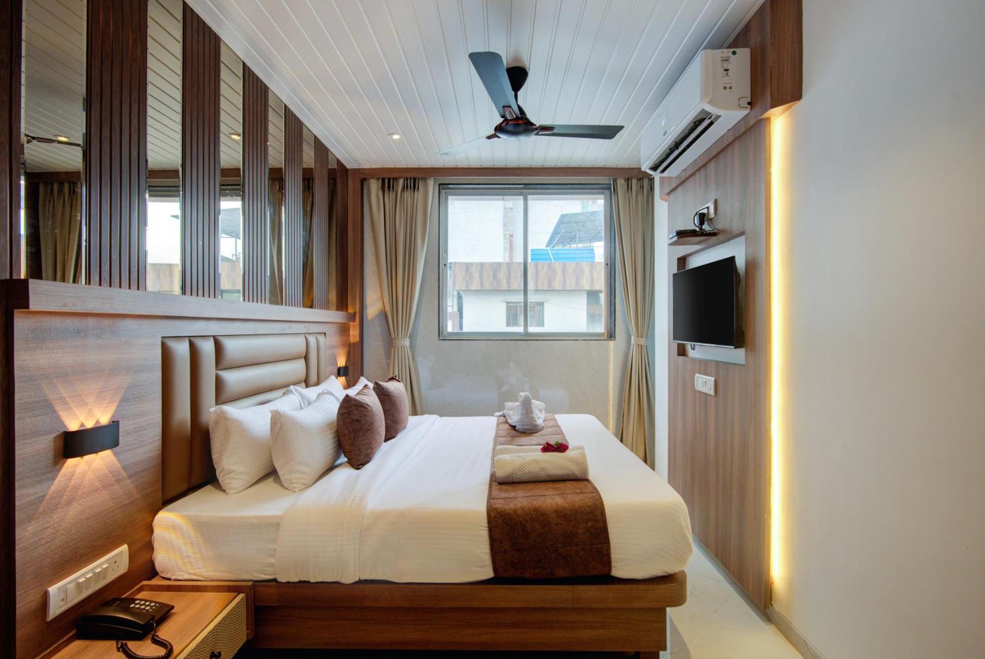 Hotel Galaxy Inn نافي مومباي المظهر الخارجي الصورة
