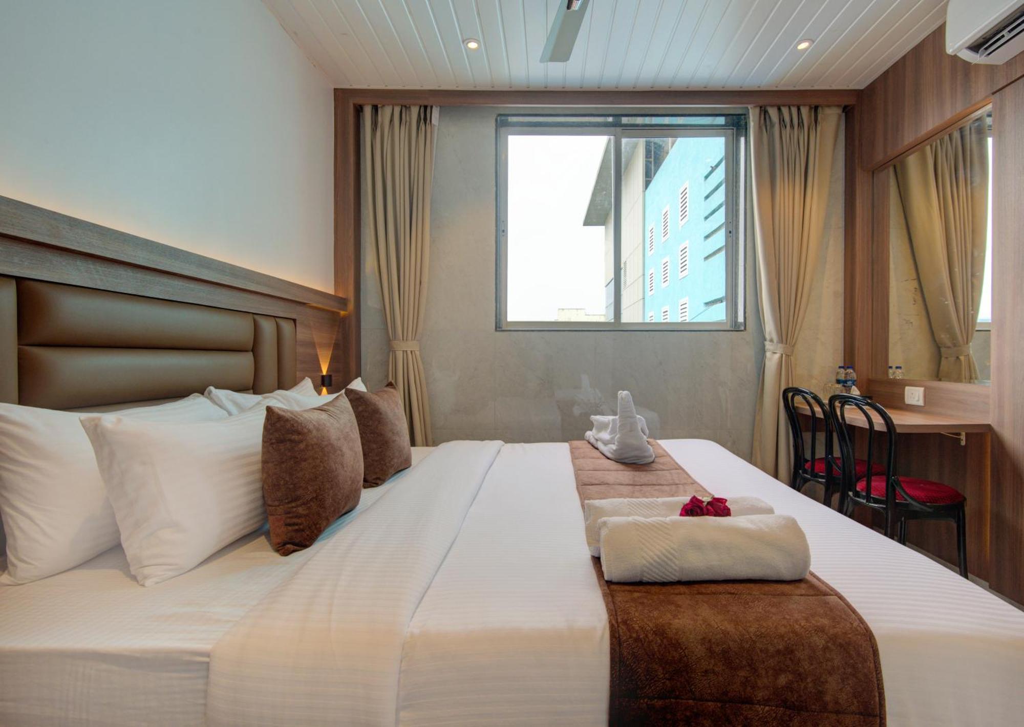 Hotel Galaxy Inn نافي مومباي المظهر الخارجي الصورة