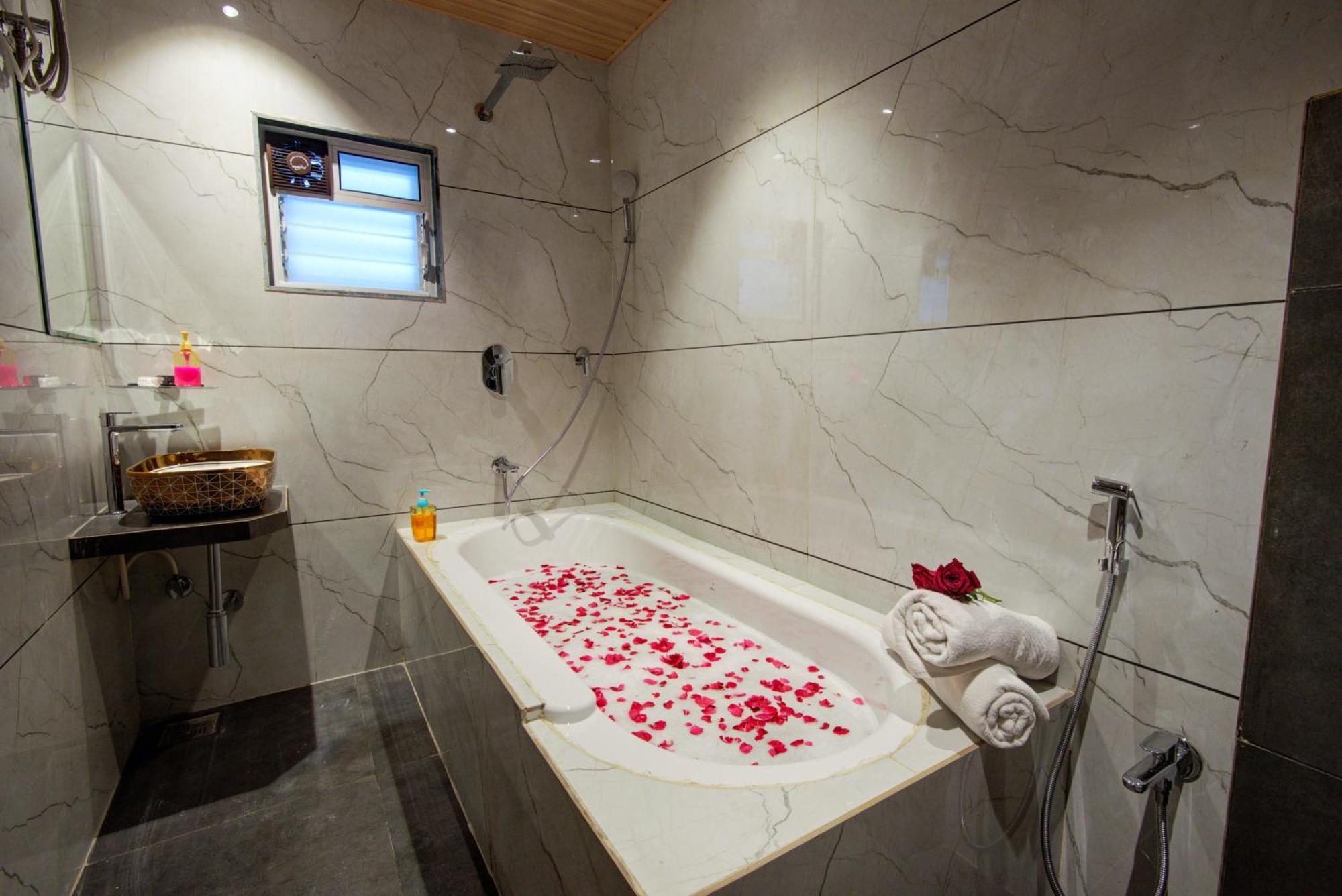 Hotel Galaxy Inn نافي مومباي المظهر الخارجي الصورة