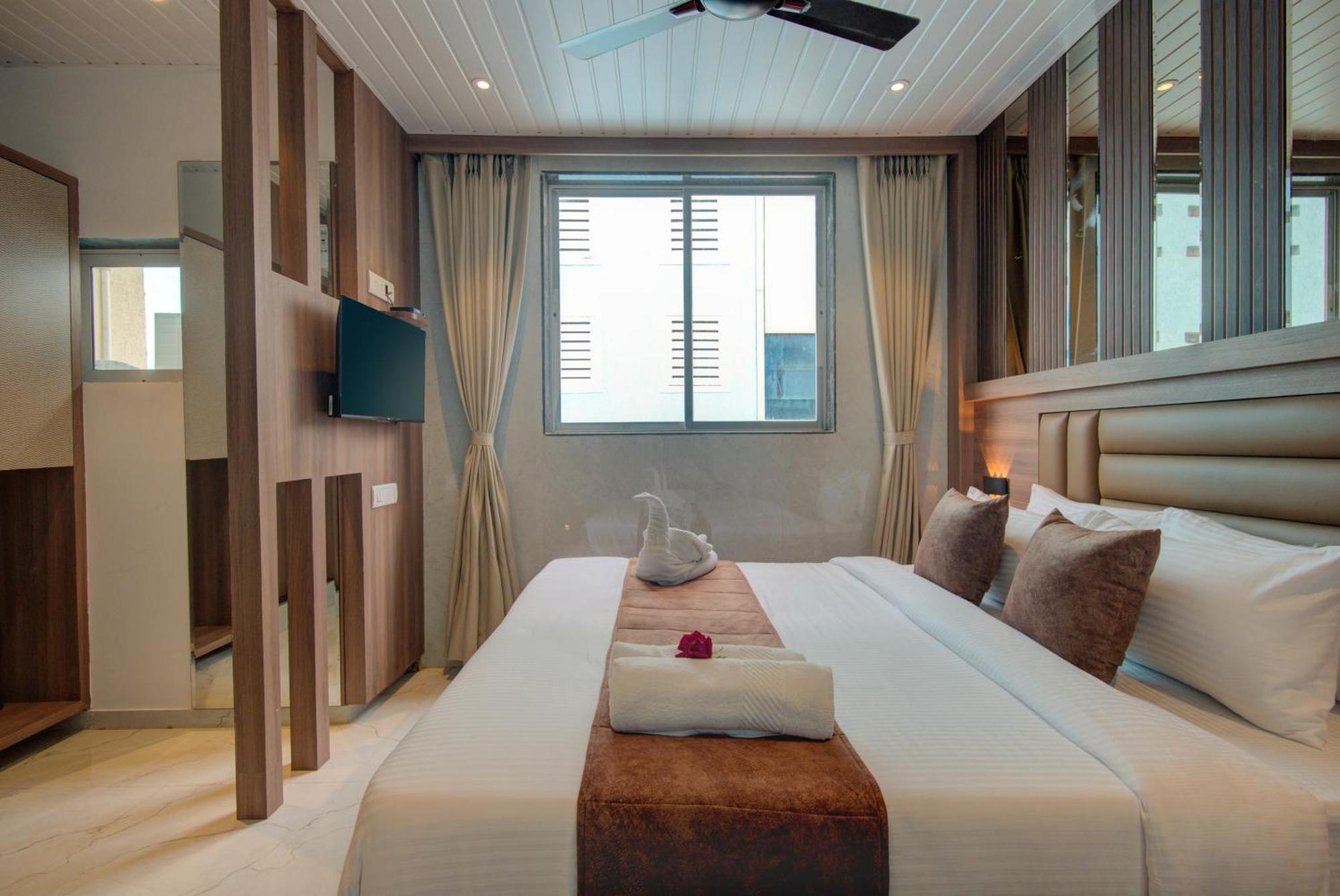 Hotel Galaxy Inn نافي مومباي المظهر الخارجي الصورة